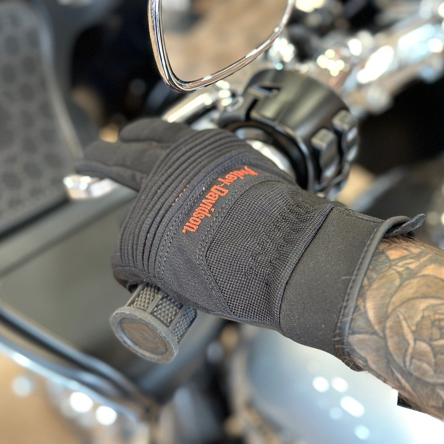 Harley-Davidson Men's Ovation Mixed Media Gloves, Black - 97136-23VM
